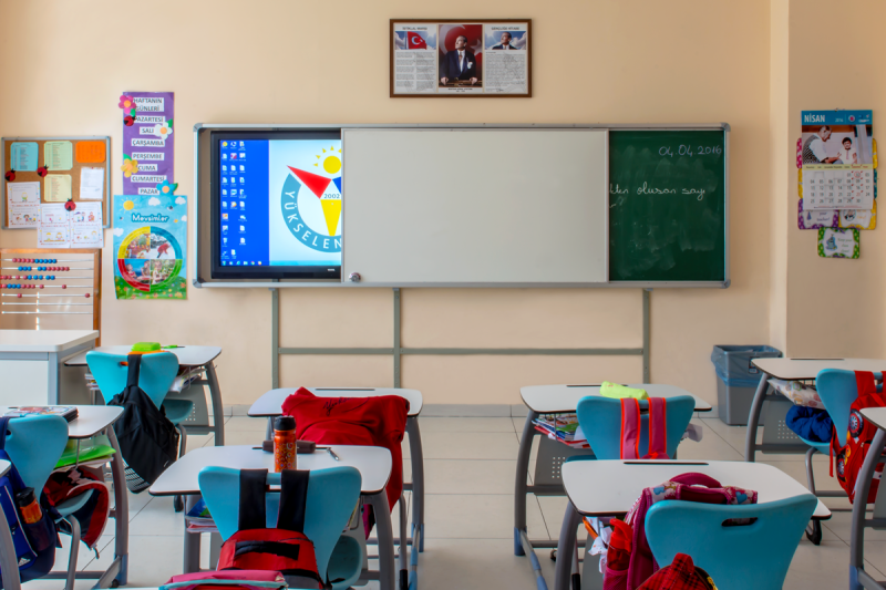 ⁦Interactive LED Smart Board With 65" Frame⁩ - الصورة ⁦3⁩